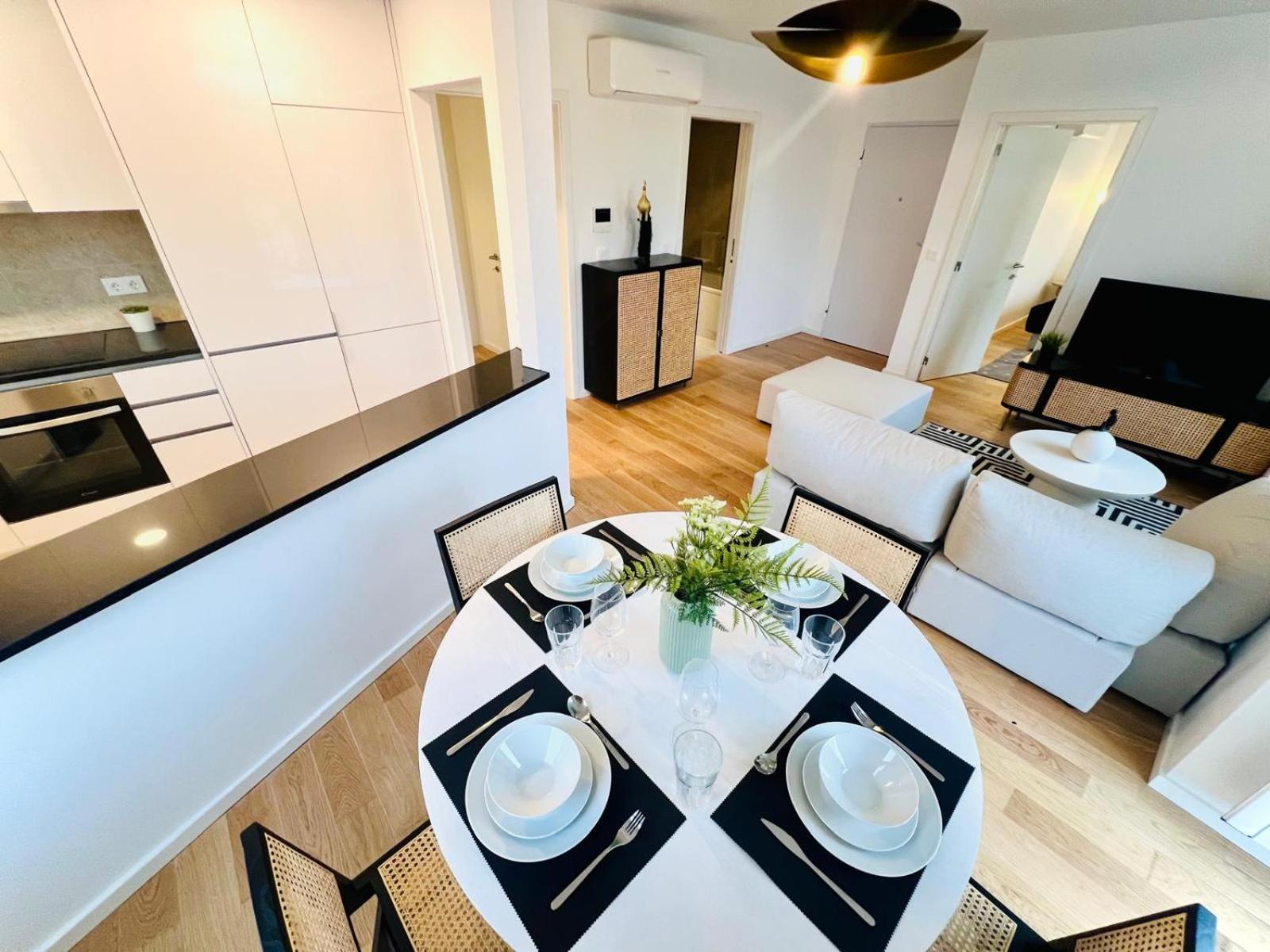 Lisbon Pink House II Beautiful 2 Bedroom Flat In City Center Exterior photo
